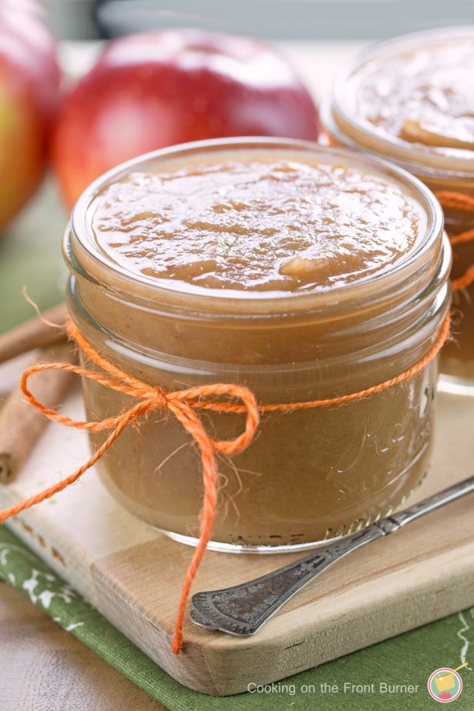 Combine the ingredients and come back 4 hours later for this amazing slow cooker applesauce | Cooking on the Front Burner