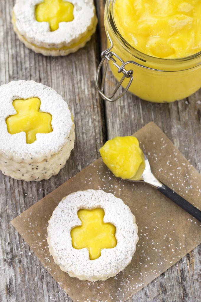 Shamrock Linzer Tarts