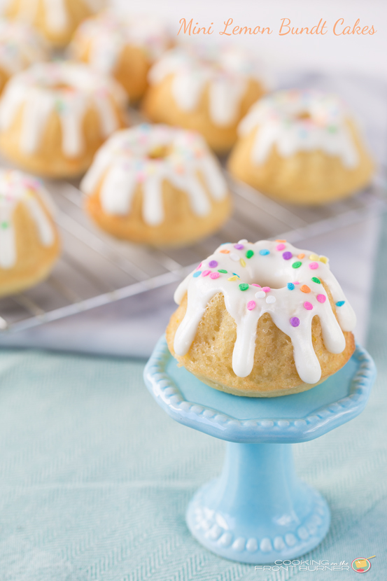 These delightful mini lemon bundt cake with lemon glaze would be the perfect spring/Easter dessert. Mini Lemon Bundt Cake - cute little desserts everyone will love!