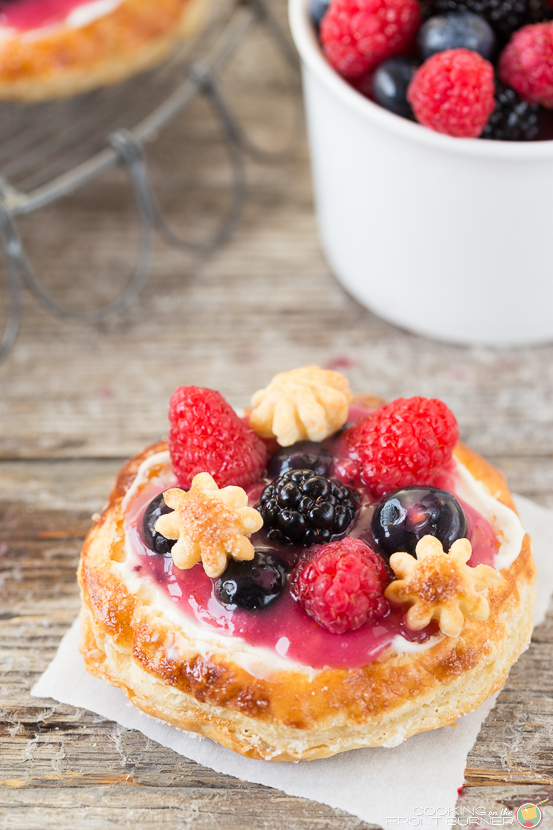 one Berry Breakfast Pizza on a gray board