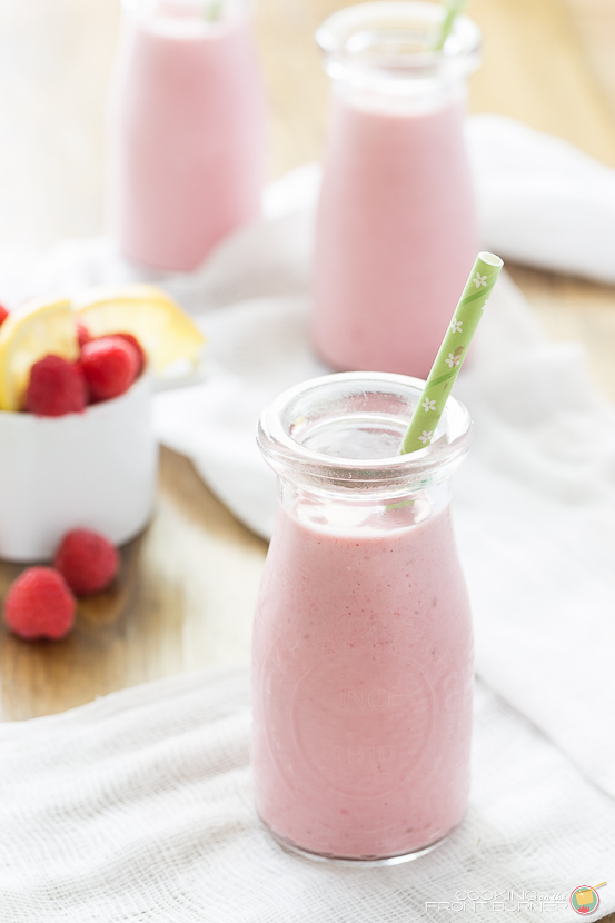 This raspberry and lemon yogurt smoothie recipe is refreshing and makes a great pick me up snack! Raspberry Lemon Smoothie | Cooking on the Front Burner