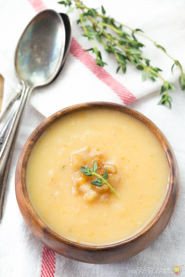 Super easy to make! Pear and Sweet Potato soup is full of flavor and would be perfect for a dinner party or your family! Grab a spoon and dig in! Easy Pear & Sweet Potato Soup | Cooking on the Front Burner