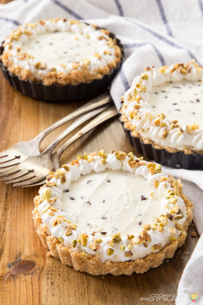 No bake cannoli cheesecake, made for one! This mini cannoli cheesecakes recipe is simple to make, and because this is a no bake dessert recipe, you won't heat up your kitchen. | Cooking on the Front Burner