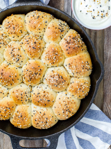 Make these easy everything seasoning pull apart rolls with a creamy cream cheese dipping sauce. It's like your favorite bagel but much easier to make at home!