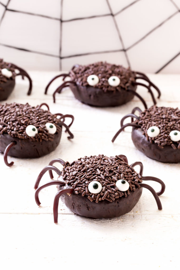 5 mini chocolate spiders