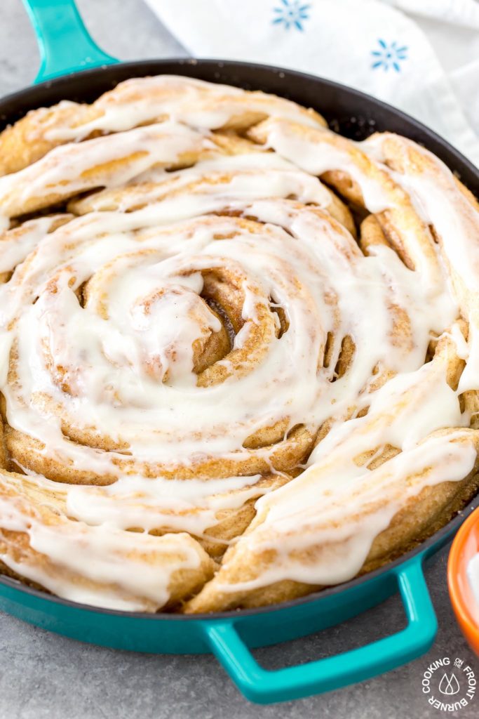 Glazed pumpkin spice skillet rolls