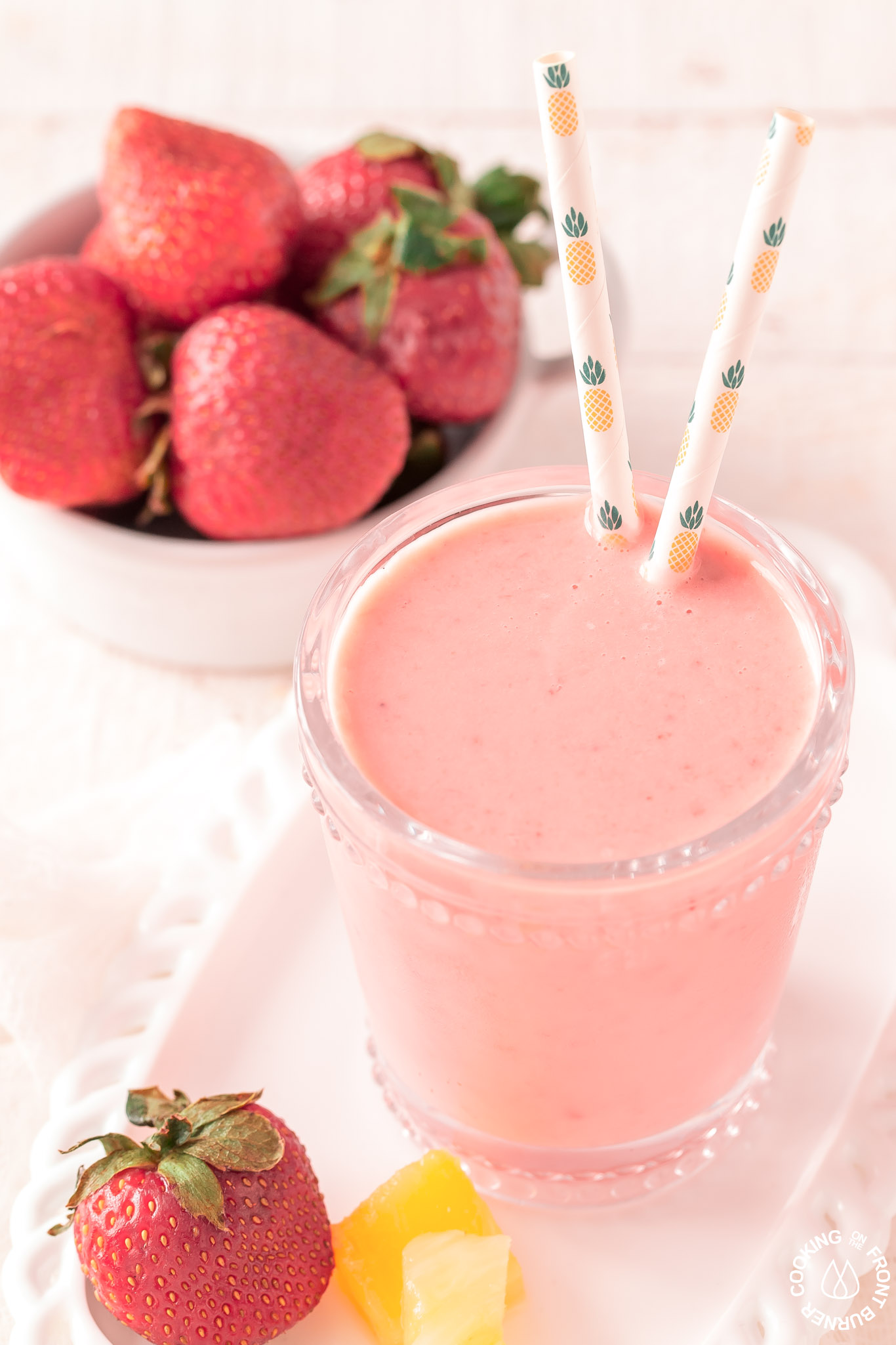 Easy Strawberry Pineapple Smoothie Cooking on the Front Burner