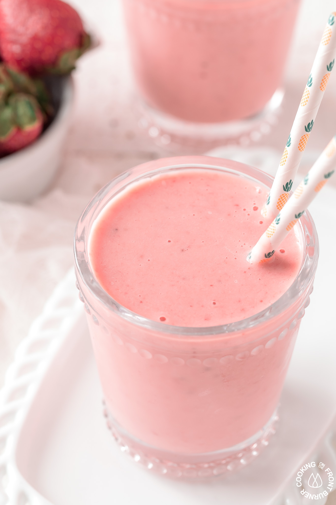 Easy Strawberry Pineapple Smoothie Cooking on the Front Burner