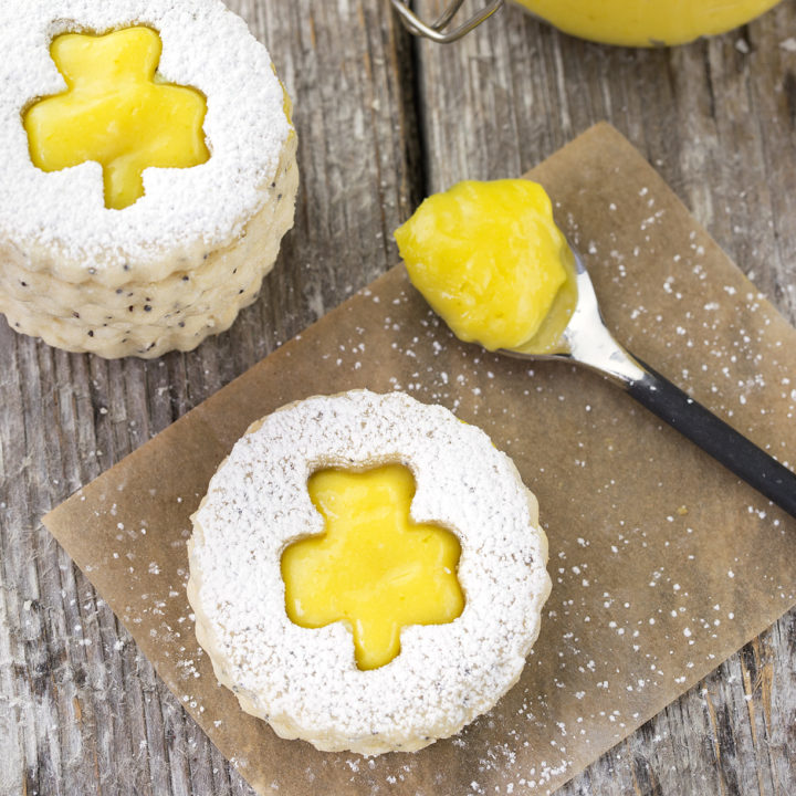 Shamrock Linzer Cookies