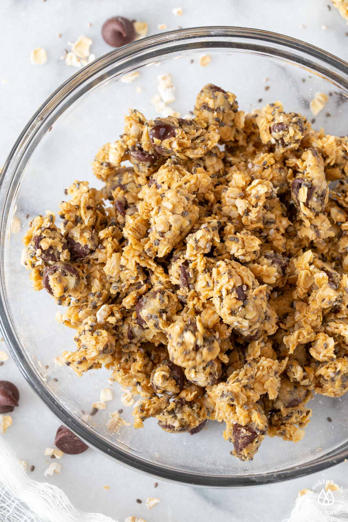 mixture of peanut butter oatmeal energy bites